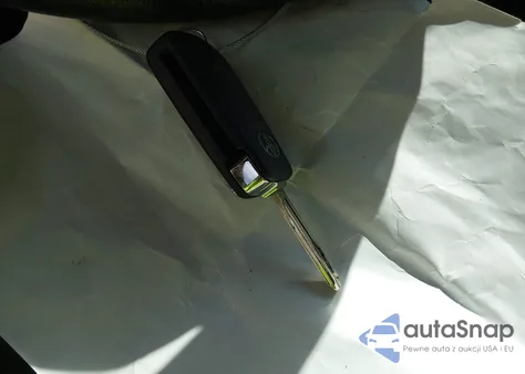 2018 Toyota Camry Le z USA, uszkodzony, nr VIN 4T1B11HK0JU627515